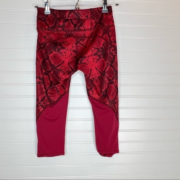 Lululemon Vent It Out Crop Mini Ziggy Snake Red Tide Cranberry / Cranberry Sz 4 - Picture 13 of 13